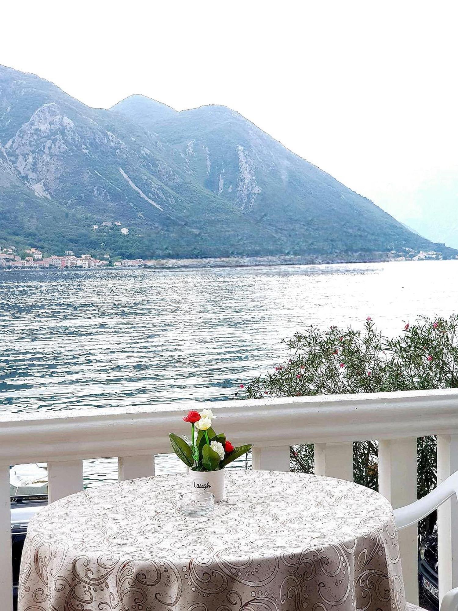 Montenegro Apartments - Private Beach โกตอร์ ภายนอก รูปภาพ