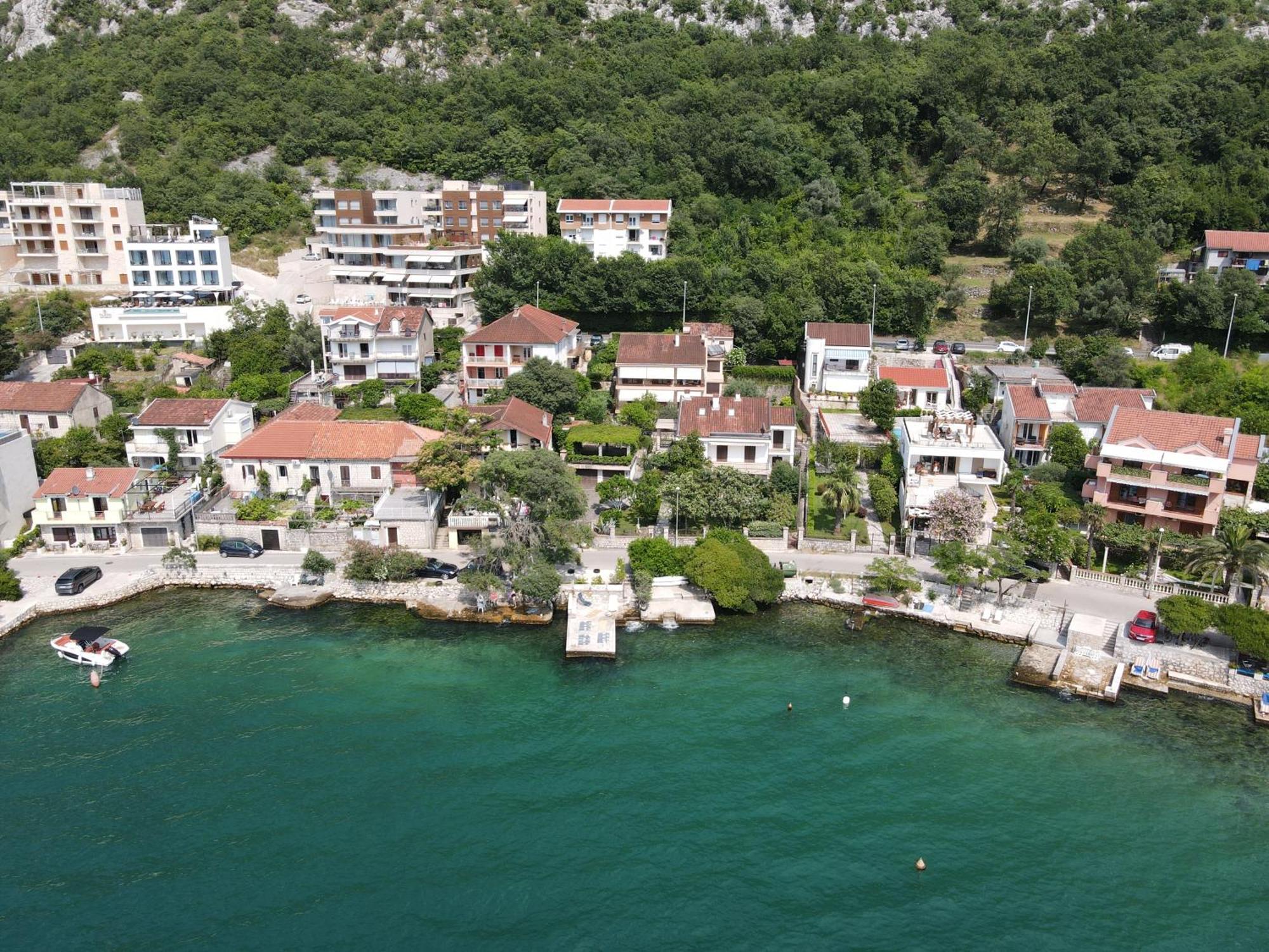 Montenegro Apartments - Private Beach โกตอร์ ภายนอก รูปภาพ